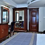 Cassiel Hotel