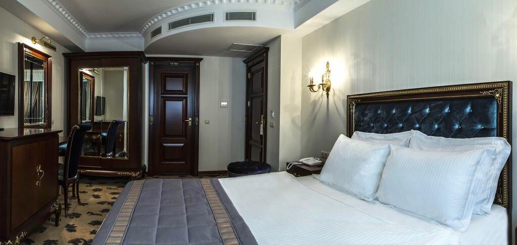 Cassiel Otel