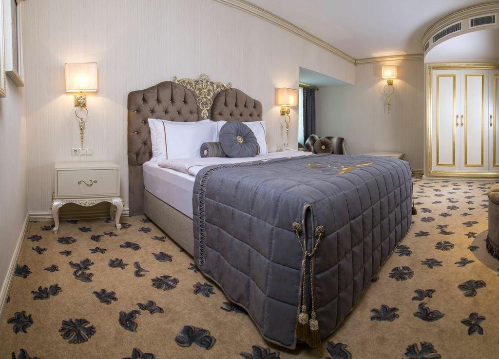 Cassiel Otel