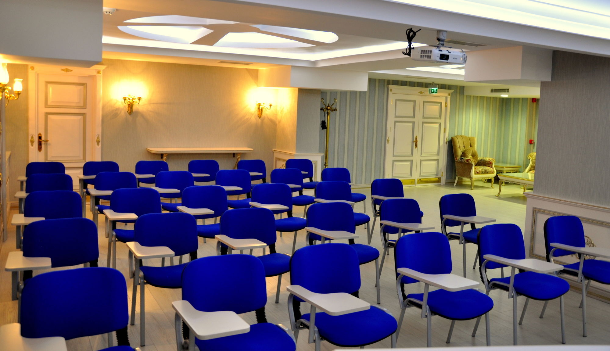 Otel Cassiel 4*