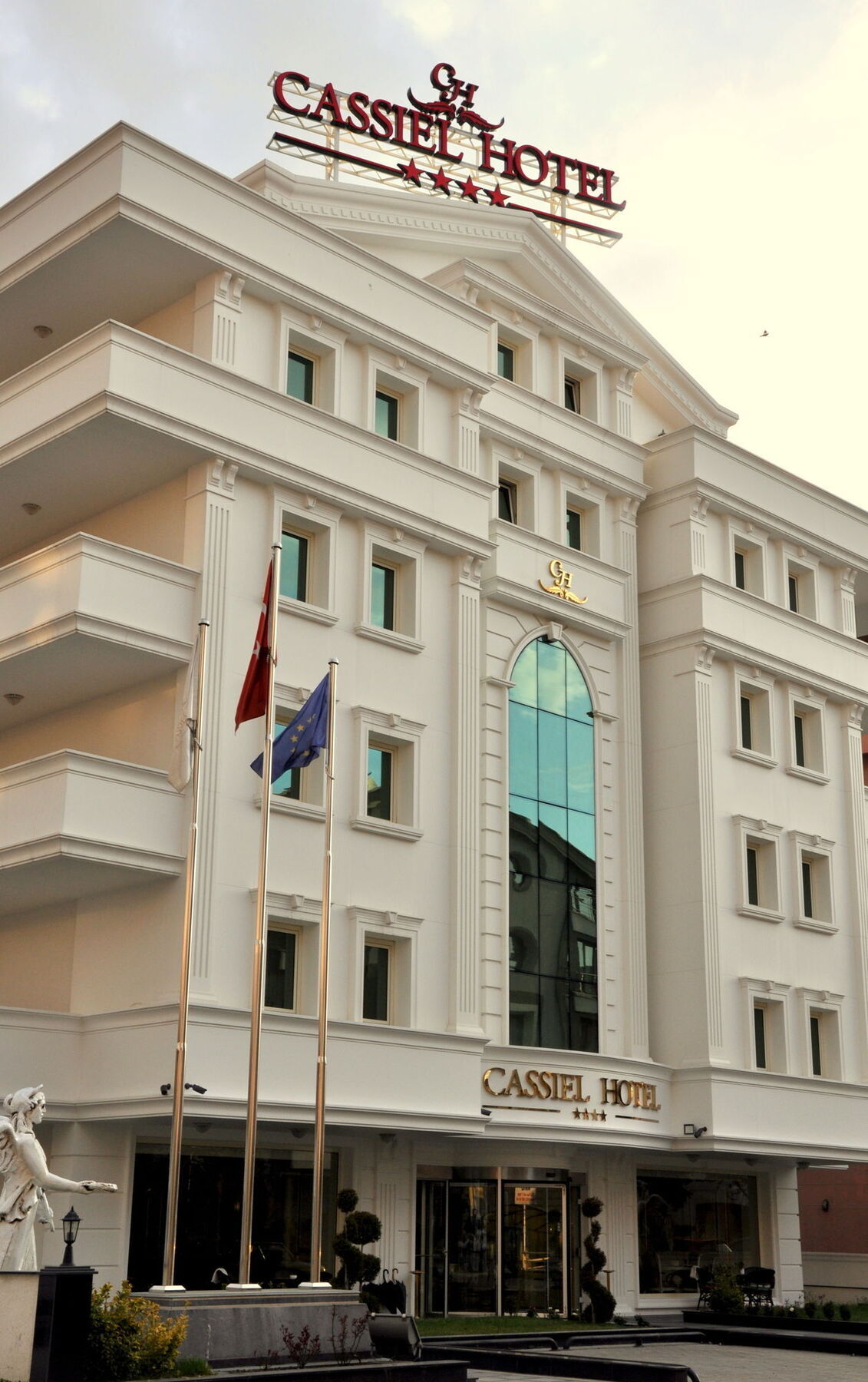 Cassiel Otel